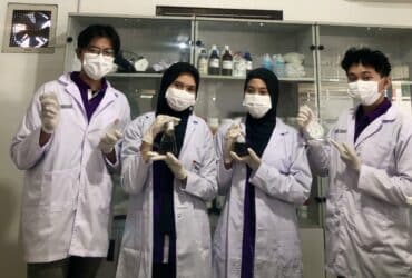 Mahasiswa Teknik Biomedis Kembangkan Implan Kanker Tulang Berbahan Daun Sirih, Raih Pendanaan DITJEN DIKTI